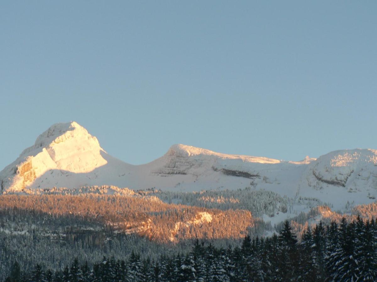 Auberge Des Deux Moucherolles Corrençon-en-Vercors Esterno foto