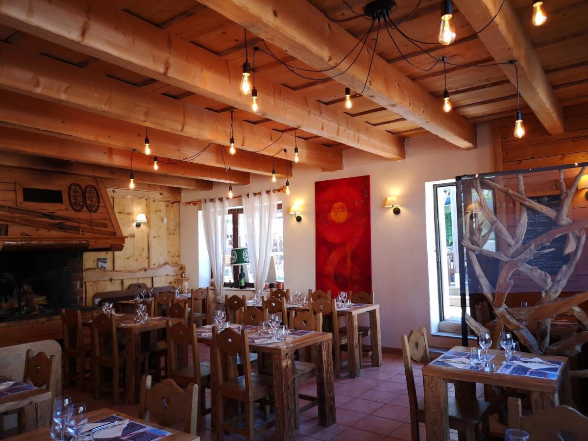Auberge Des Deux Moucherolles Corrençon-en-Vercors Esterno foto