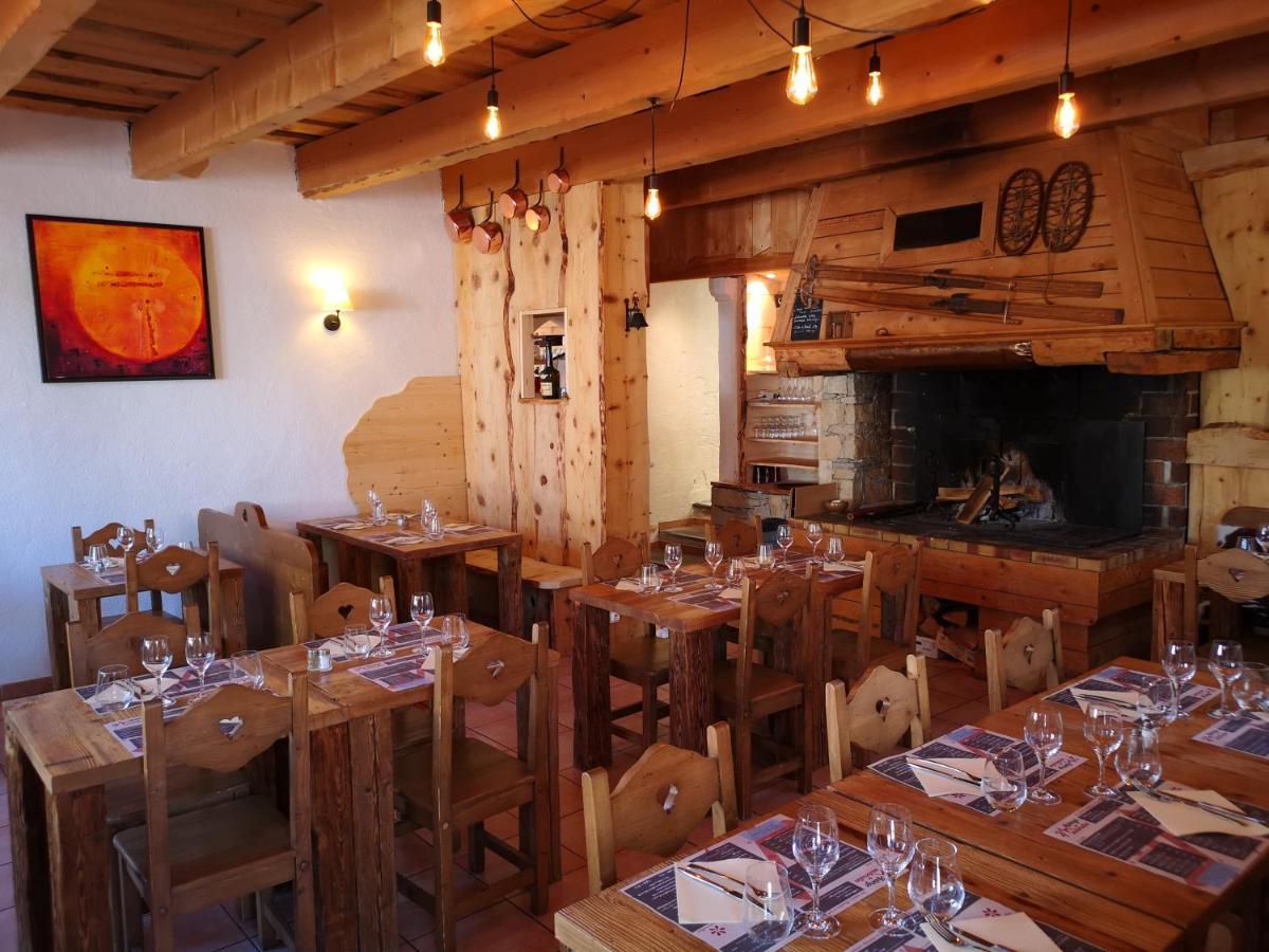Auberge Des Deux Moucherolles Corrençon-en-Vercors Esterno foto