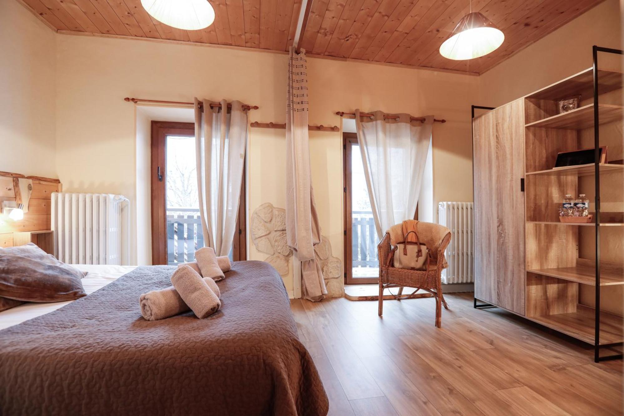 Auberge Des Deux Moucherolles Corrençon-en-Vercors Esterno foto
